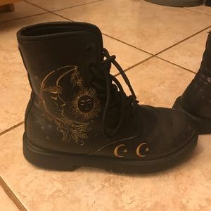 Sun and Moon Combat Boots Size 5